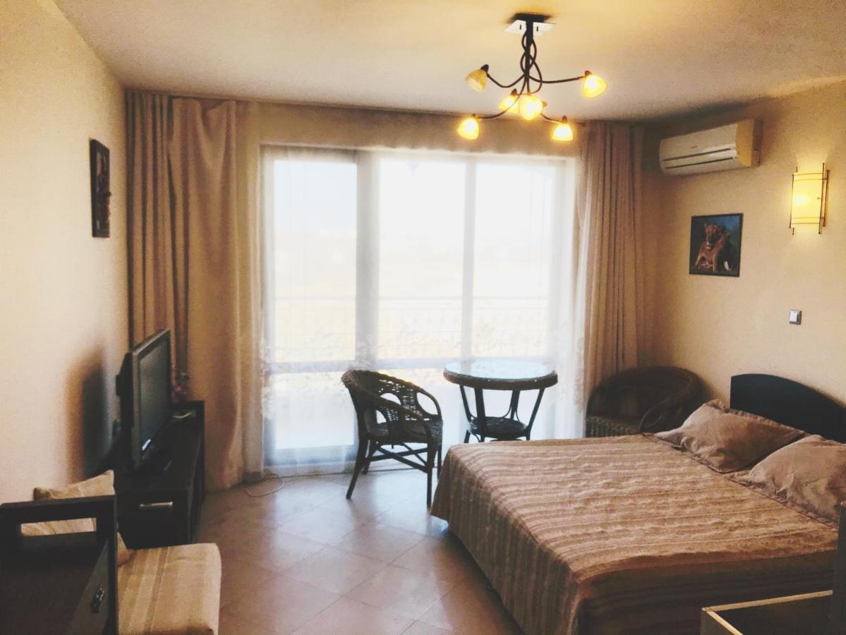 לוזנטס First Line Apartments Argo -Studio Room Front Sea View מראה חיצוני תמונה