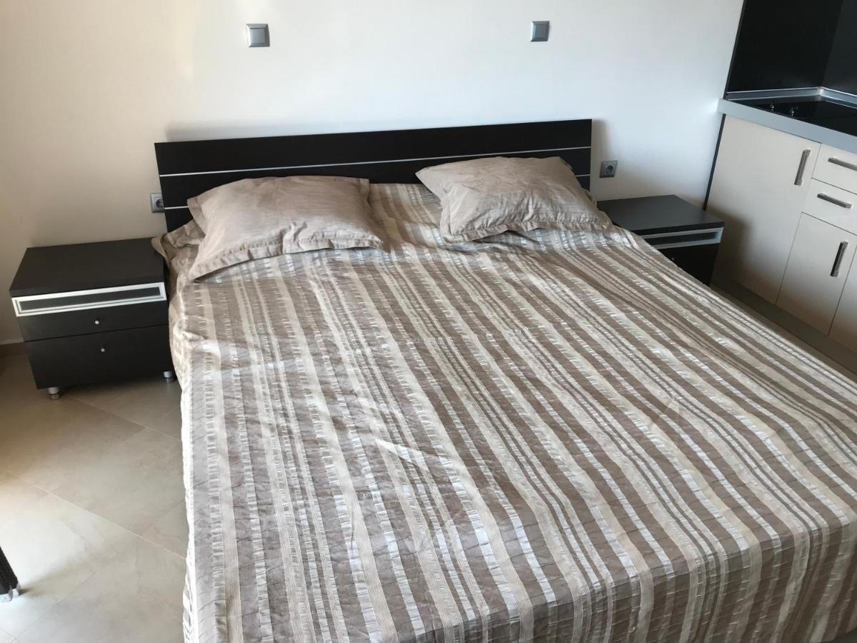 לוזנטס First Line Apartments Argo -Studio Room Front Sea View מראה חיצוני תמונה